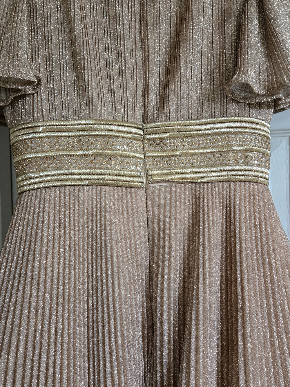 Ieena For Mac Duggal Gold Shimmer Formal Gown Size 4 - Picture 9 of 12